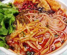 长沙螺蛳粉爆料视频,网红美食背后的故事与制作工艺 第2张 长沙螺蛳粉爆料视频,网红美食背后的故事与制作工艺 第2张